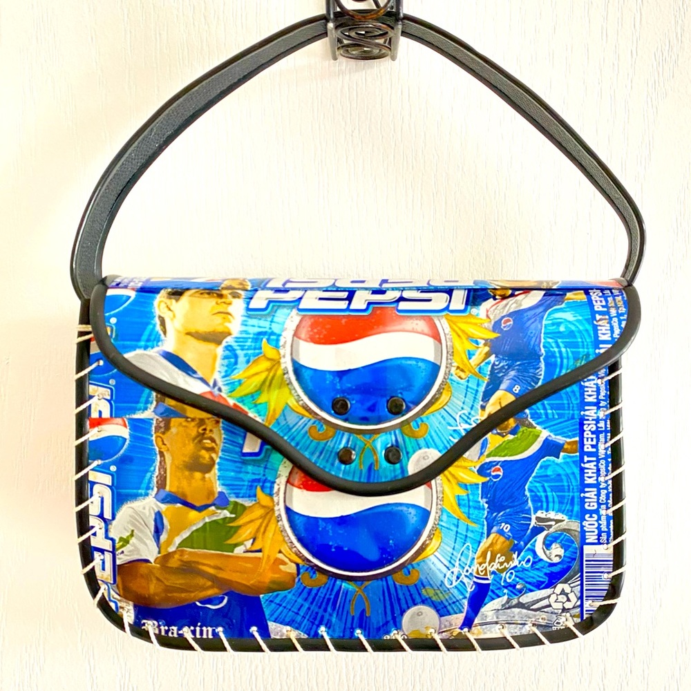 Unique vintage Pepsi can purse